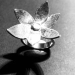 R020 ring zilver bloem